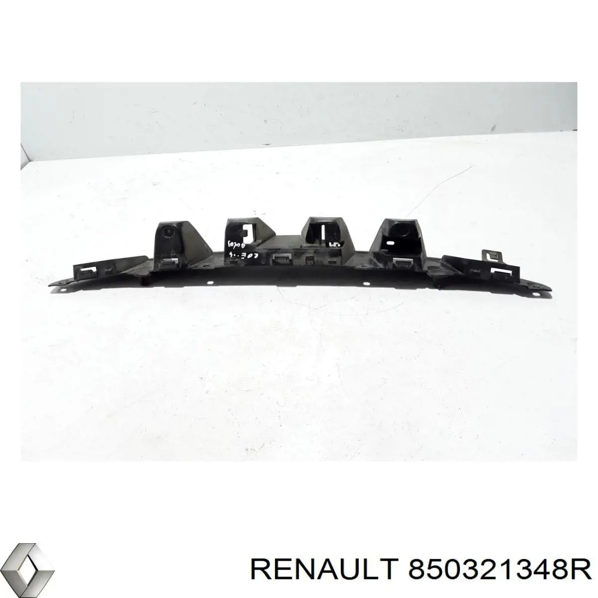 850321348R Renault (RVI) Кронштейн бампера заднього, центральний