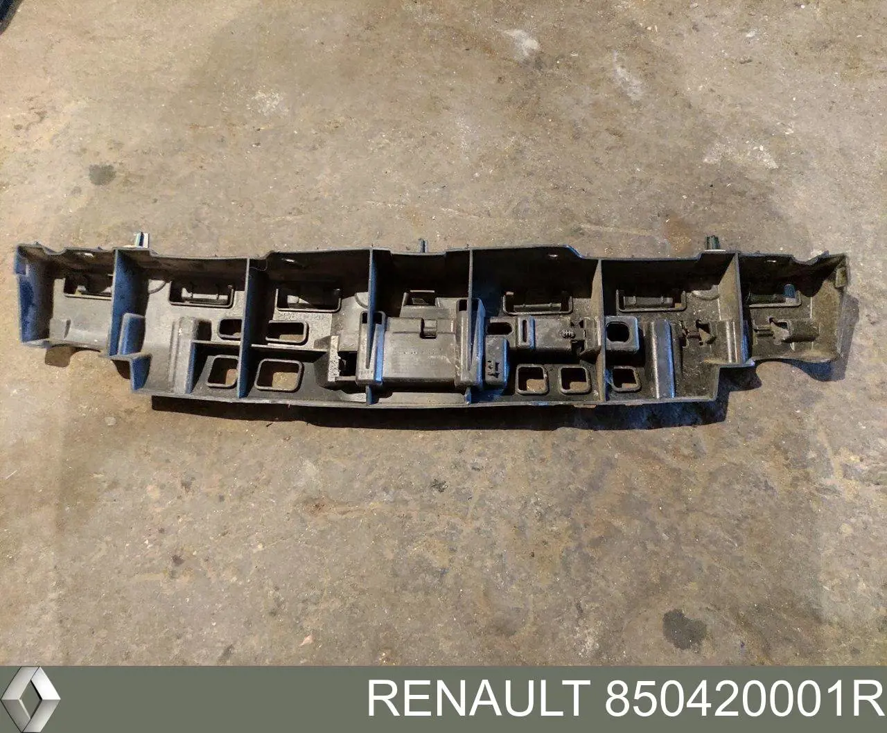 Купити 850420001R Renault (RVI) Абсорбер (наповнювач) бампера заднього