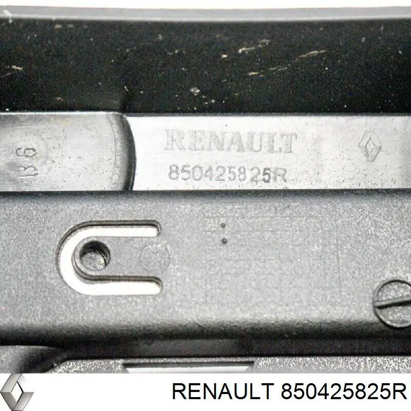 Кронштейн бампера заднього, центральний 850425825R Renault (RVI)