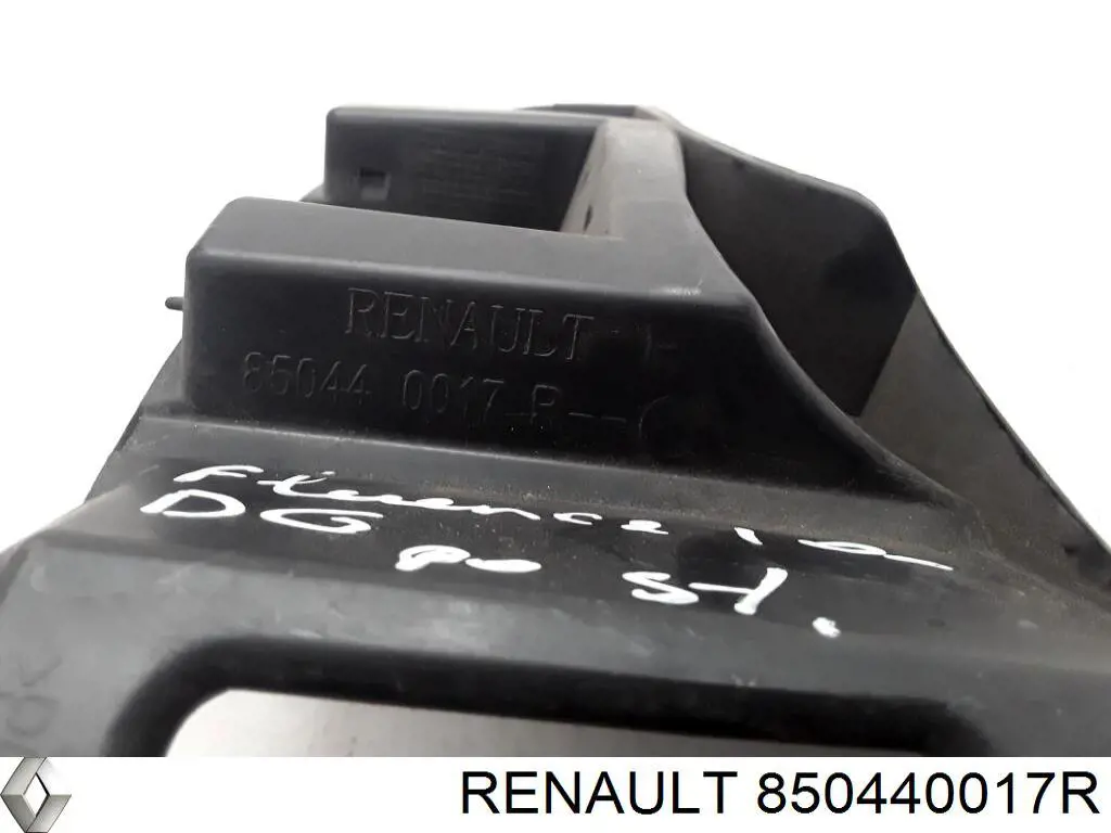 Кронштейн бампера заднього, зовнішній правий Renault (RVI) 850440017R ціна, від 11.14 USD