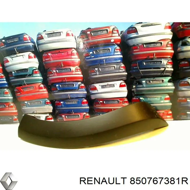 850767381R Renault (RVI) накладка бампера заднього, права