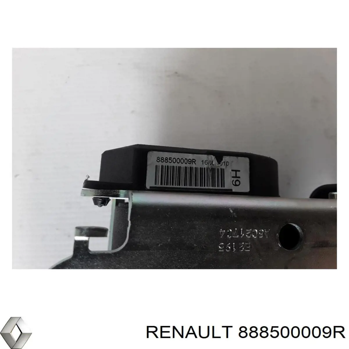 888500009R Renault (RVI) Пасок безпеки задній центральний