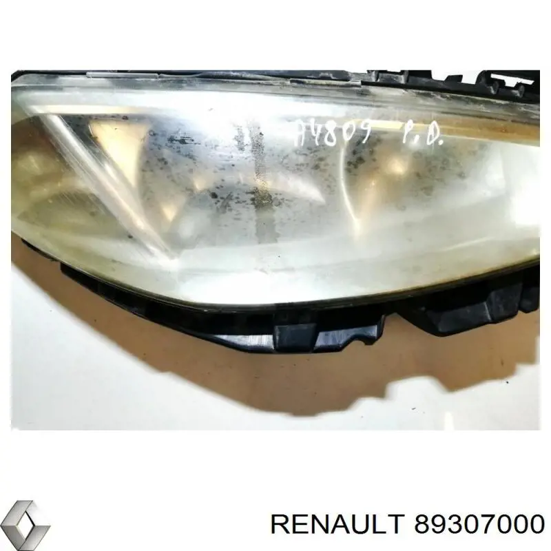 89307000 Renault (RVI) Основна фара - вставка