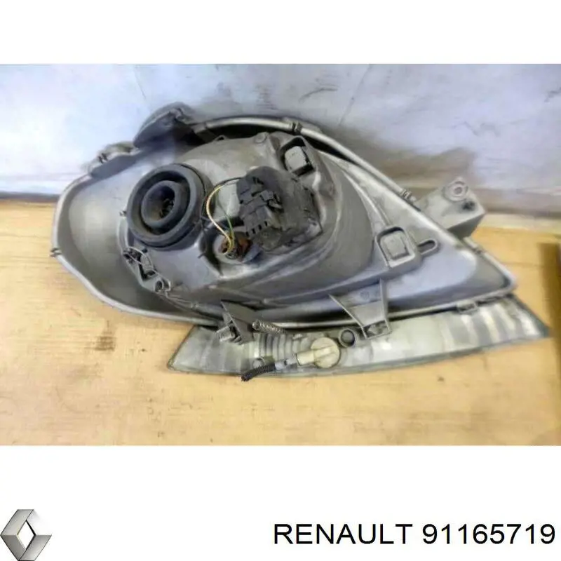 Купити 91165719 Renault (RVI) Основна фара в зборі ліва