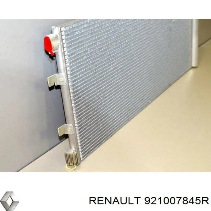 Радіатор кондиціонера 921007845R Renault (RVI)