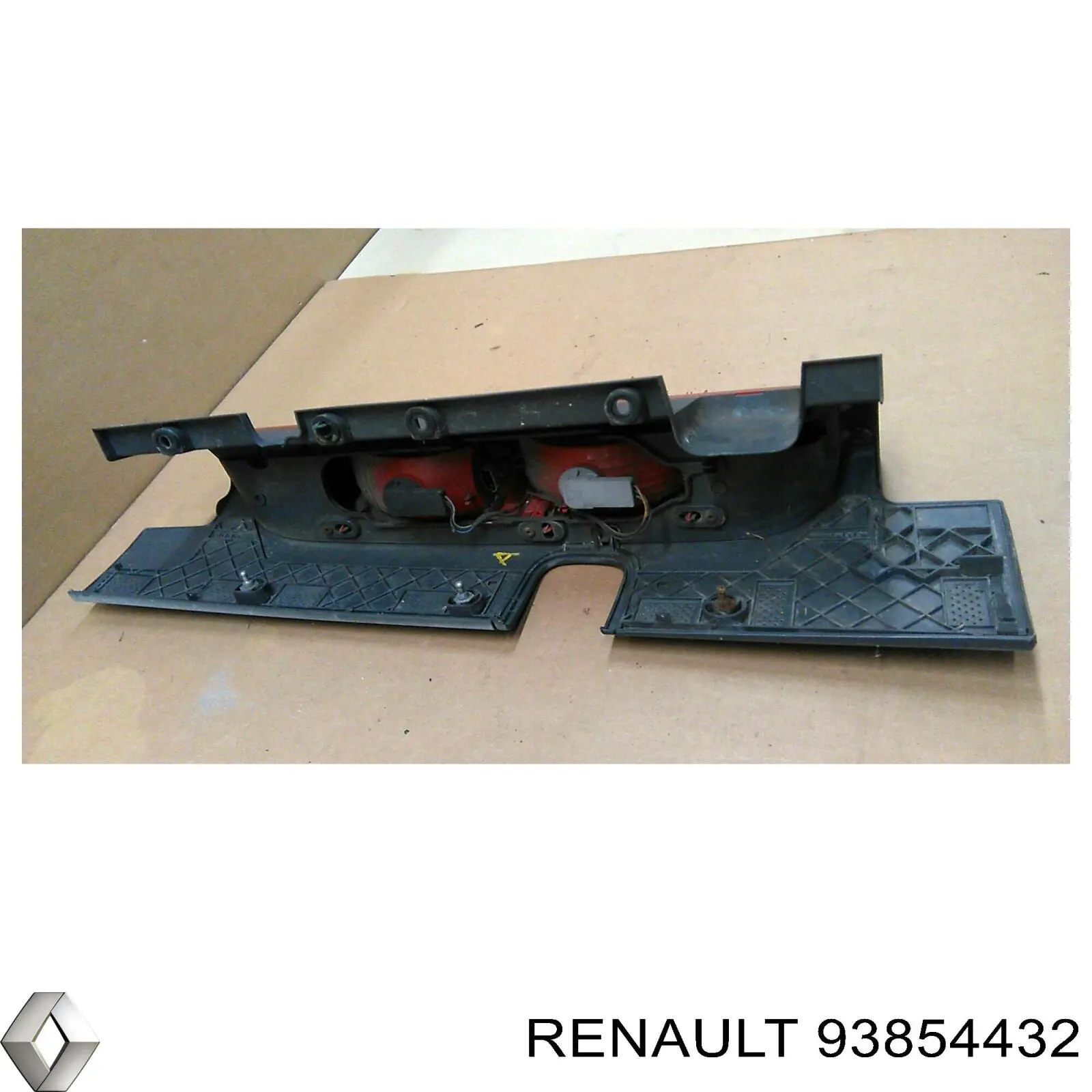 93854432 Renault (RVI) ліхтар задній правий