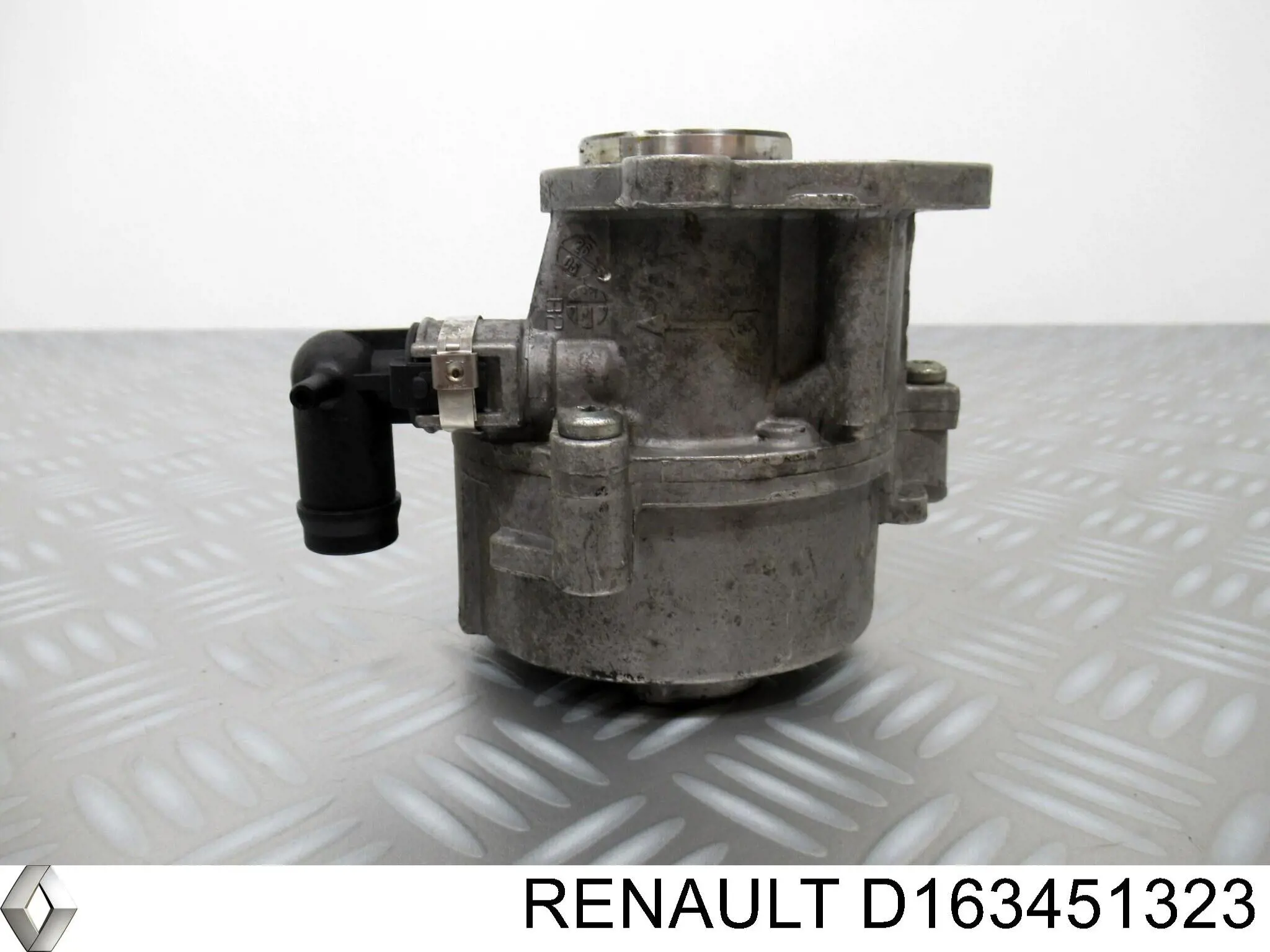 D163451323 Renault (RVI) насос вакуумний