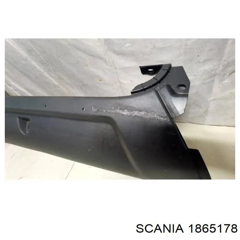 Бампер передній, центральна частина Scania 1865178 ціна, від 24.61 USD
