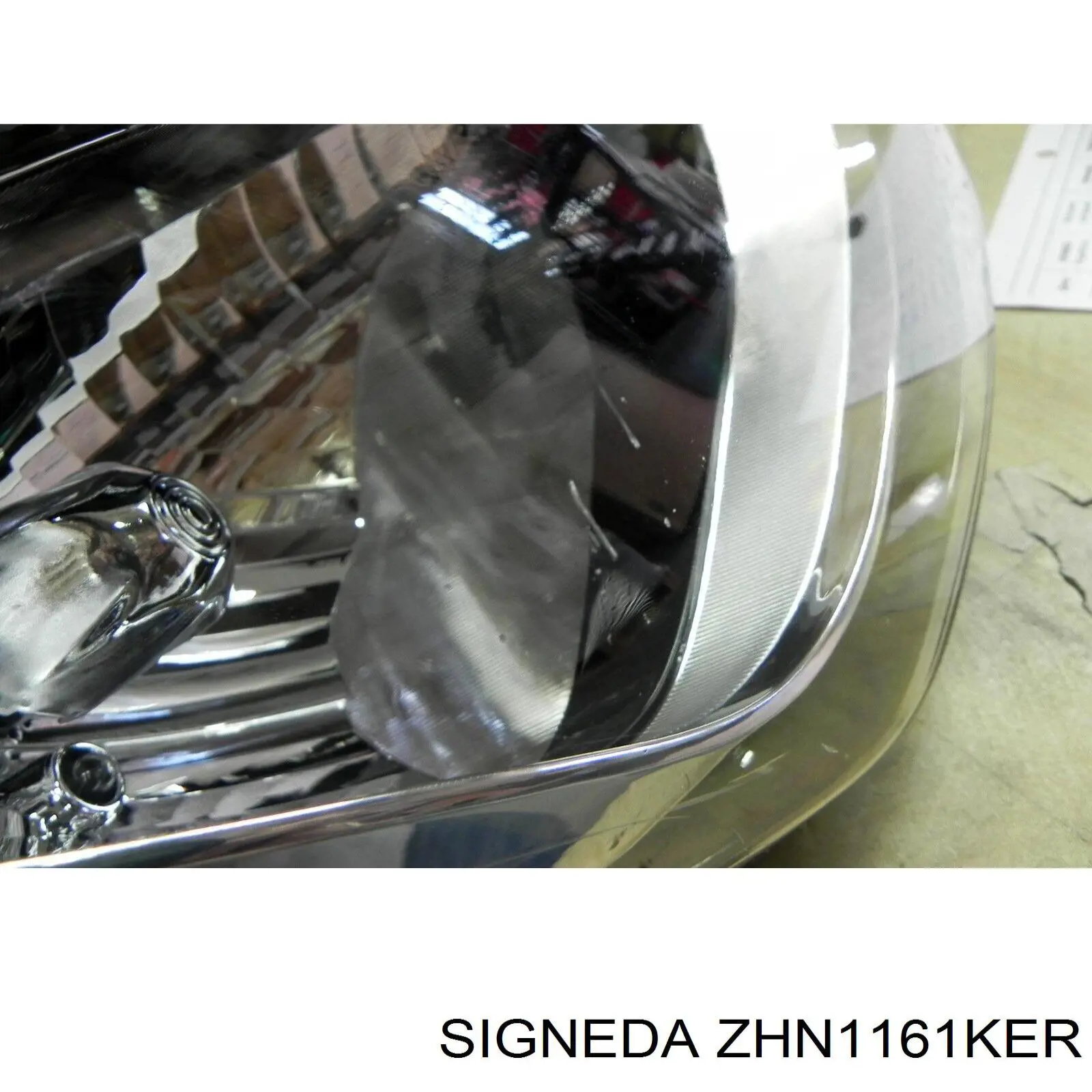 Купити Фара права Hyundai SOLARIS I SBR11