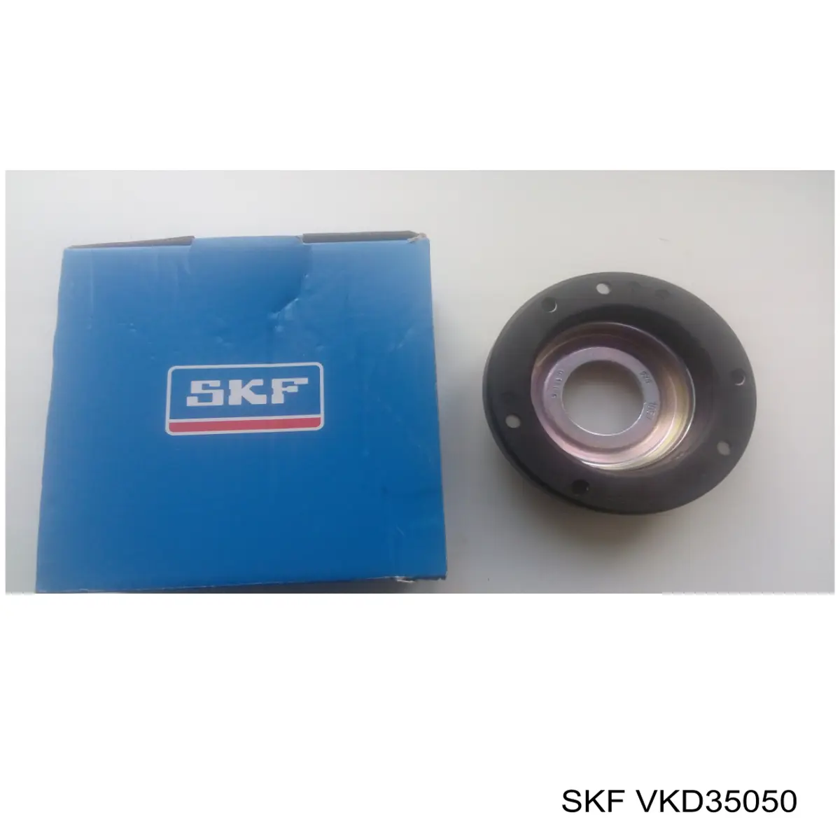 Підшипник опорний амортизатора, переднього VKD35050 SKF
