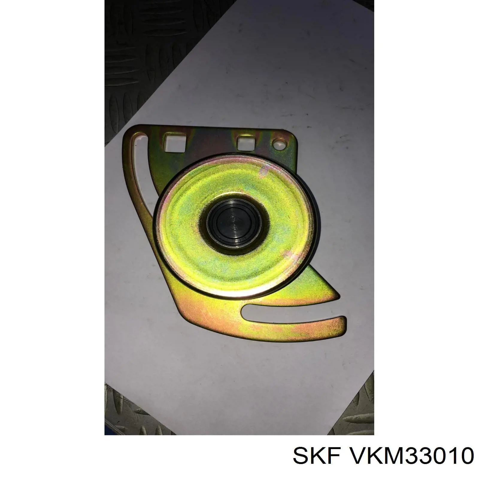 Натяжний ролик VKM33010 SKF