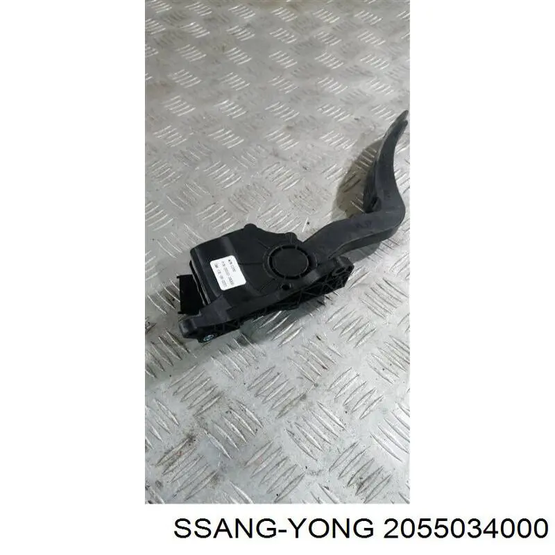 Підаль газу SsangYong Korando C позашляховик (2010 - 2026) ціна, від 81.54 USD