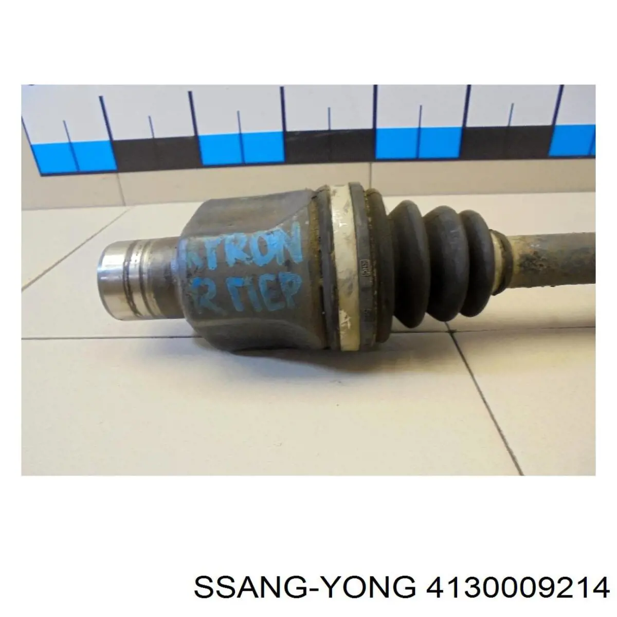 Піввісь передня, права Ssang Yong 4130009213 ціна, від 415.52 USD