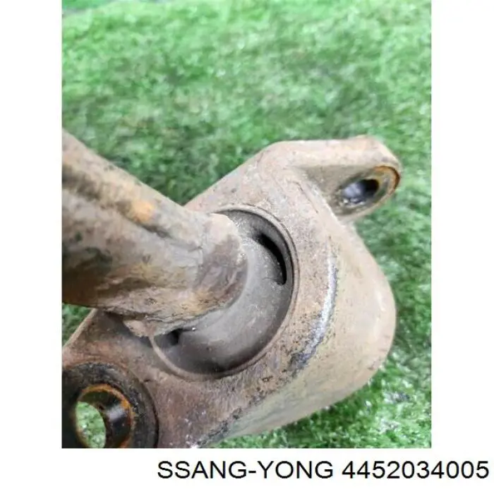 Купити 4452034005 Ssang Yong Важіль передньої підвіски нижній, правий