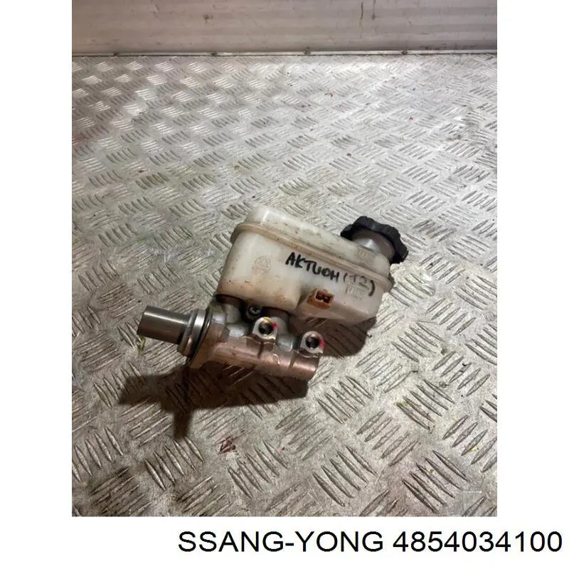 Циліндр головний гальма (Гідротормоз) Ssang Yong 4854034100 ціна, від 24.41 USD