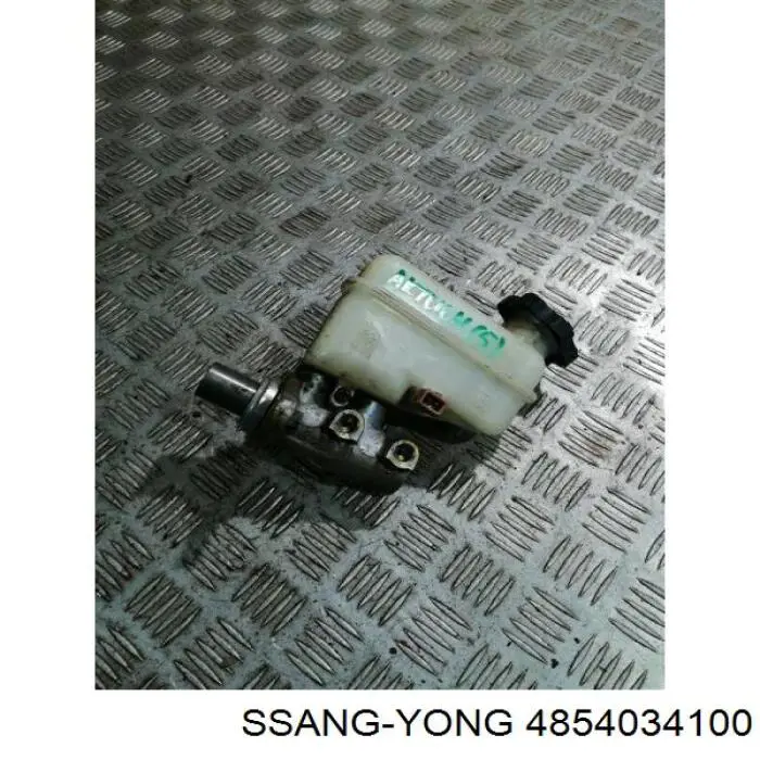 Купити 4854034100 Ssang Yong Головний гальмівний циліндр