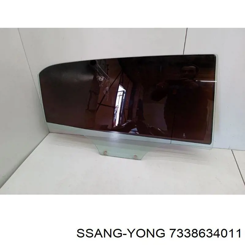 Скло заднє праве Ssang Yong 7338634021 ціна, від 21.61 USD