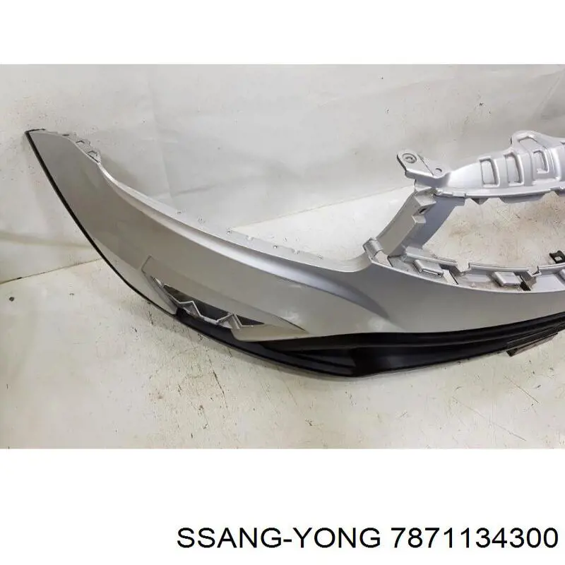 Передній бампер 7871134300 Ssang Yong