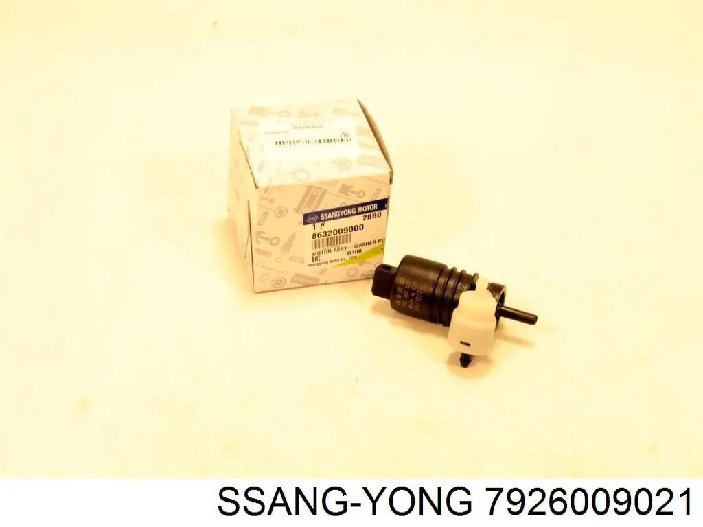 7926009021 Ssang Yong Скло багажного відсіку, праве