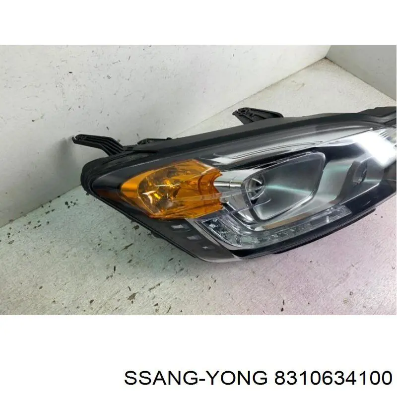 Фара права 8310634100 Ssang Yong