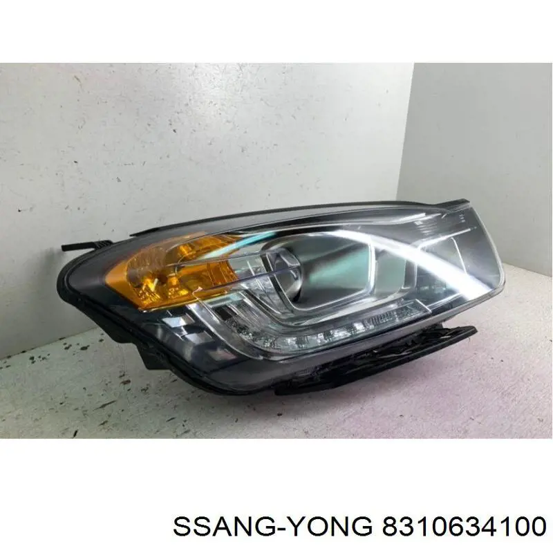 Купити 8310634100 Ssang Yong Права блок фара
