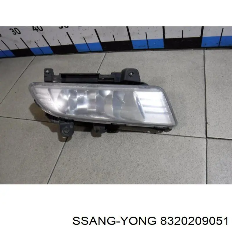 Туманка права Ssang Yong 8320209051 ціна, від 73.30 USD
