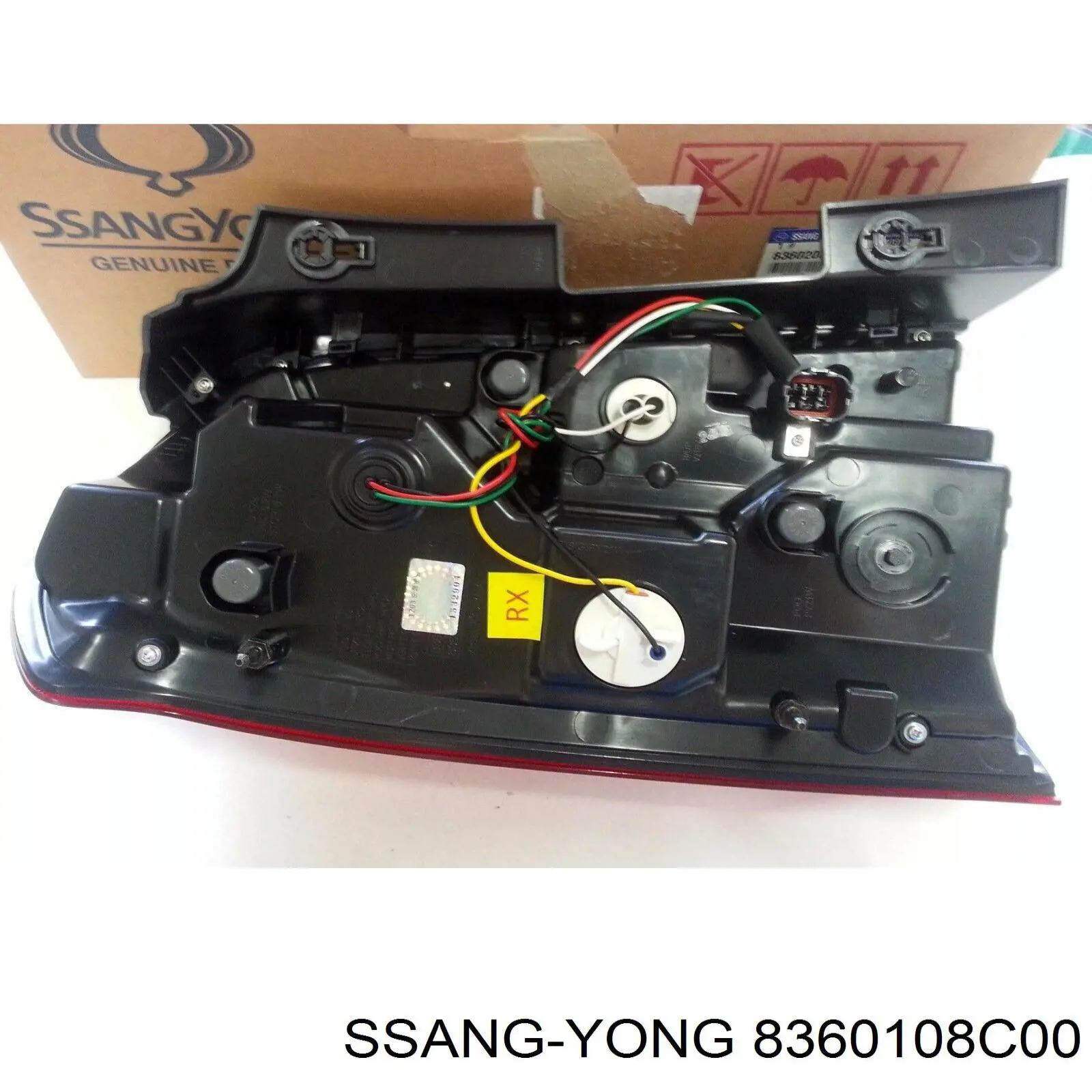 8360108C00 Ssang Yong Задня ліва фара
