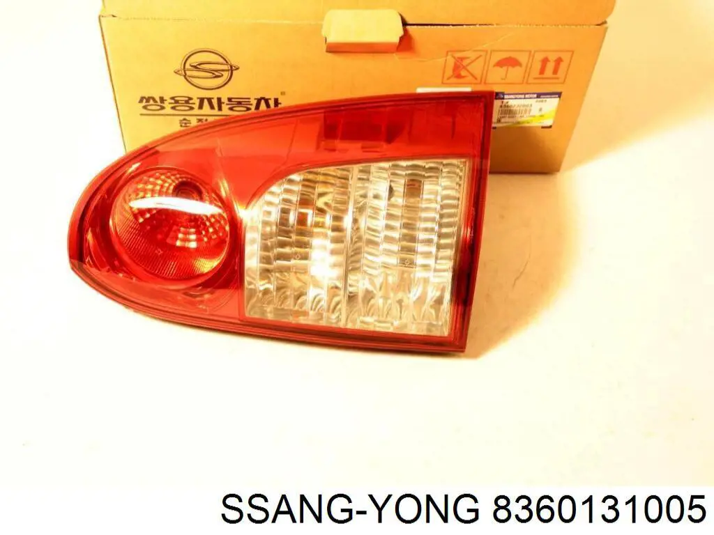 8360131015 Ssang Yong Задня ліва фара