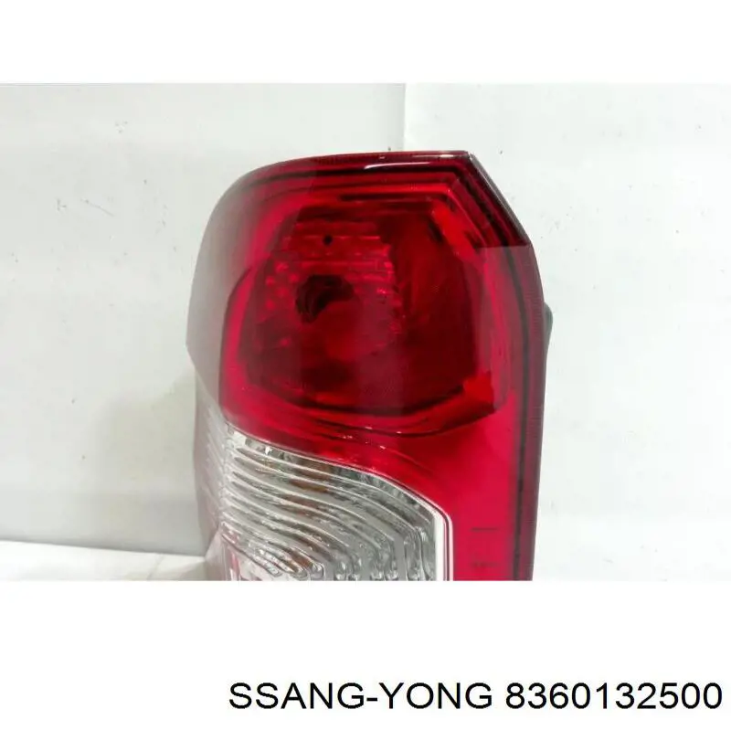 Ліхтар задній лівий Ssang Yong 8360132500 ціна, від 252.09 USD
