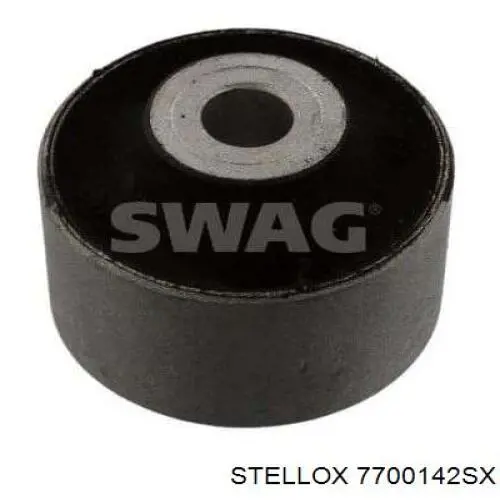 Сайлентблок переднього верхнього важеля 7700142SX Stellox