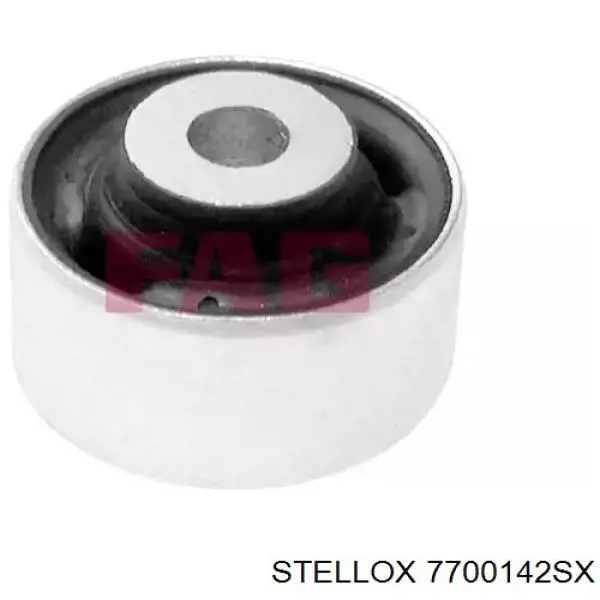 Сайлентблок переднього верхнього важеля Stellox 7700142SX