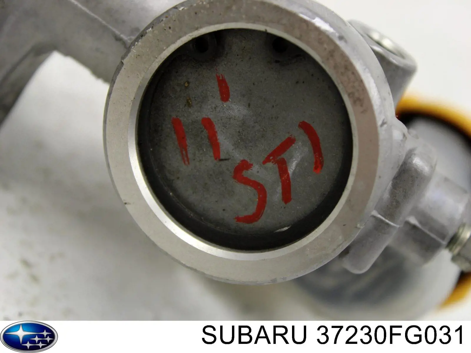 Головний циліндр зчеплення 37230FG031 Subaru