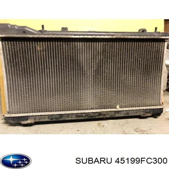 45199FC300 Subaru радіатор охолодження двигуна