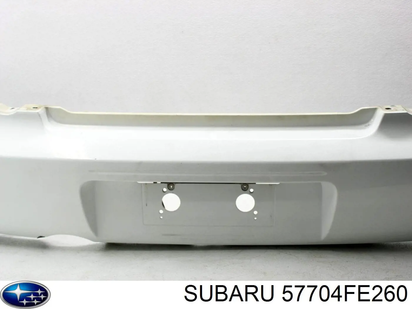 Задній бампер 57704FE260 Subaru