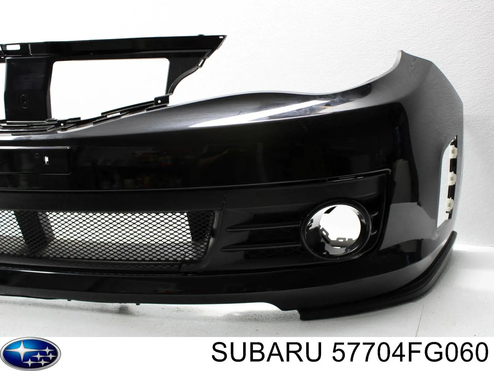 Передній бампер 57704FG060 Subaru
