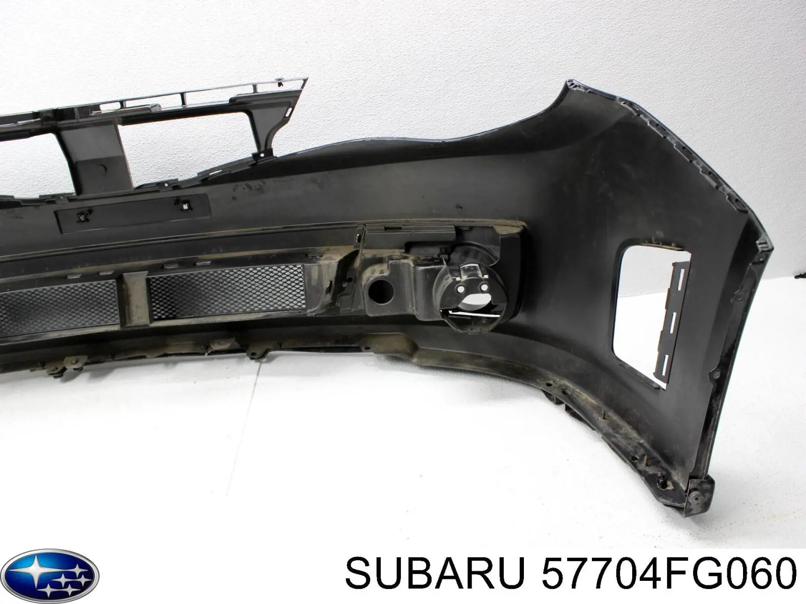 Купити 57704FG060 Subaru Буфер (бампер) передній