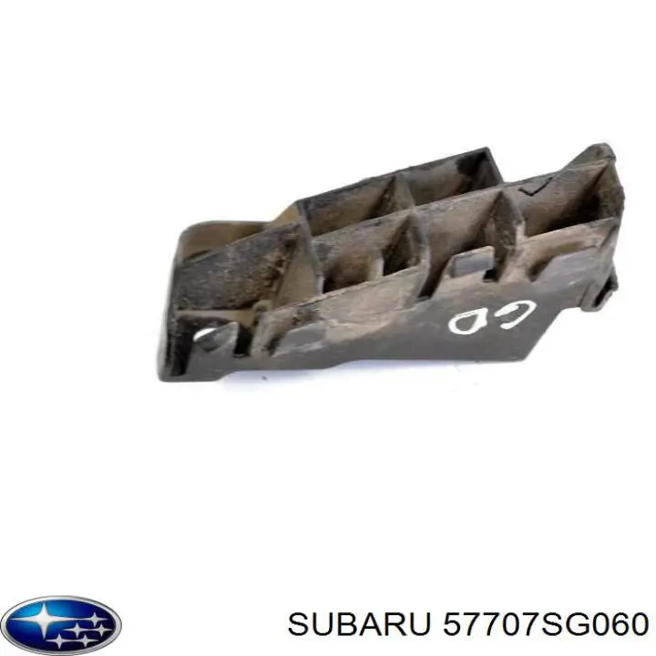 Кронштейн бампера заднього, правий 57707AL060 Subaru