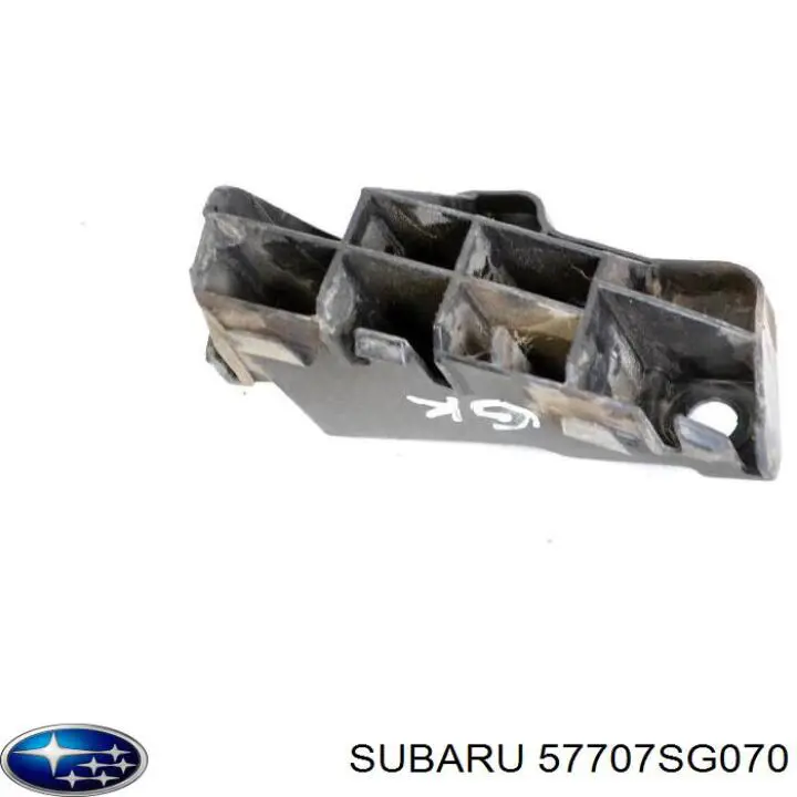 Кронштейн бампера заднього, лівий 57707AL070 Subaru