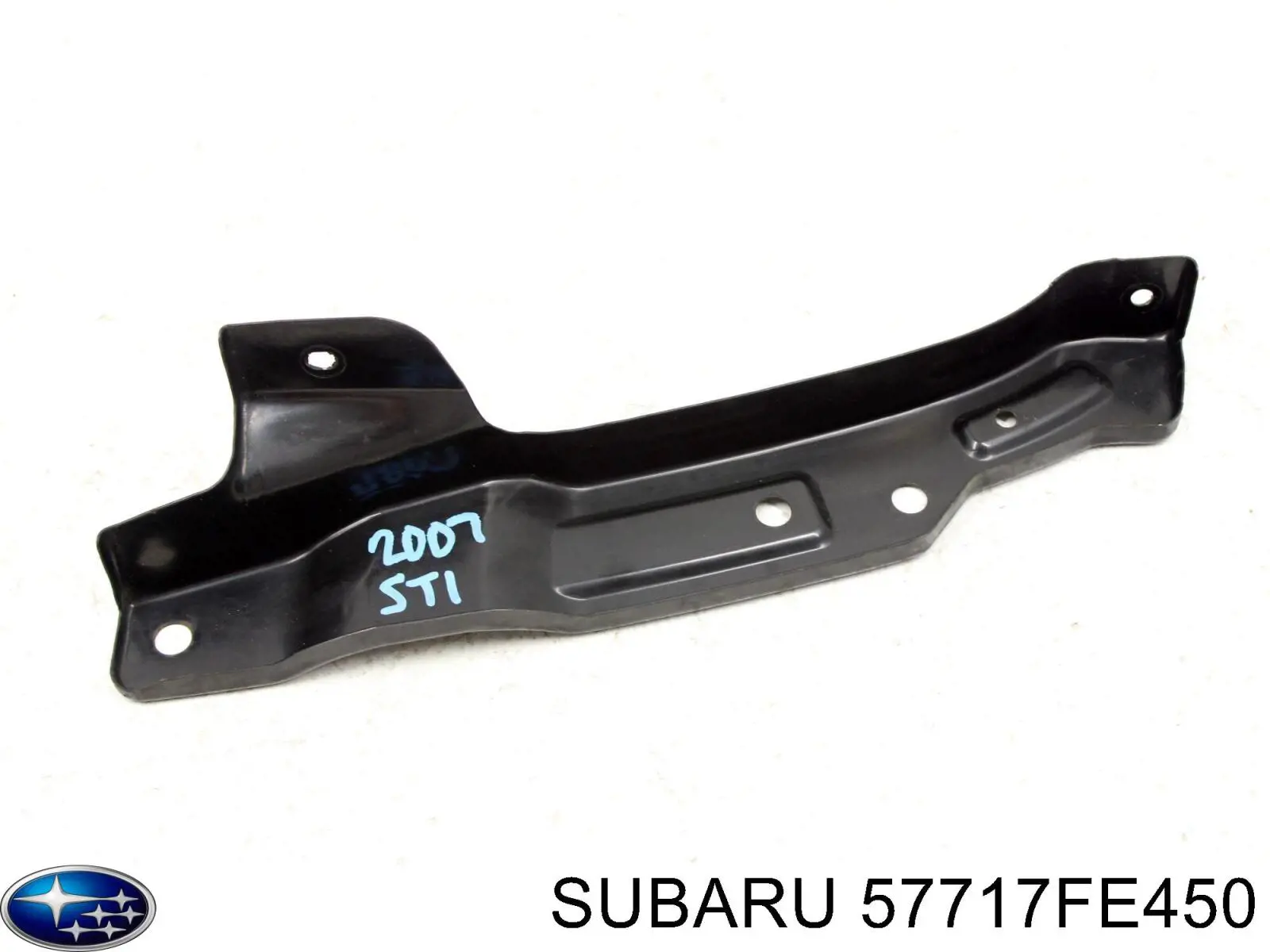 Купити 57717FE450 Subaru Кронштейн бампера заднього, правий