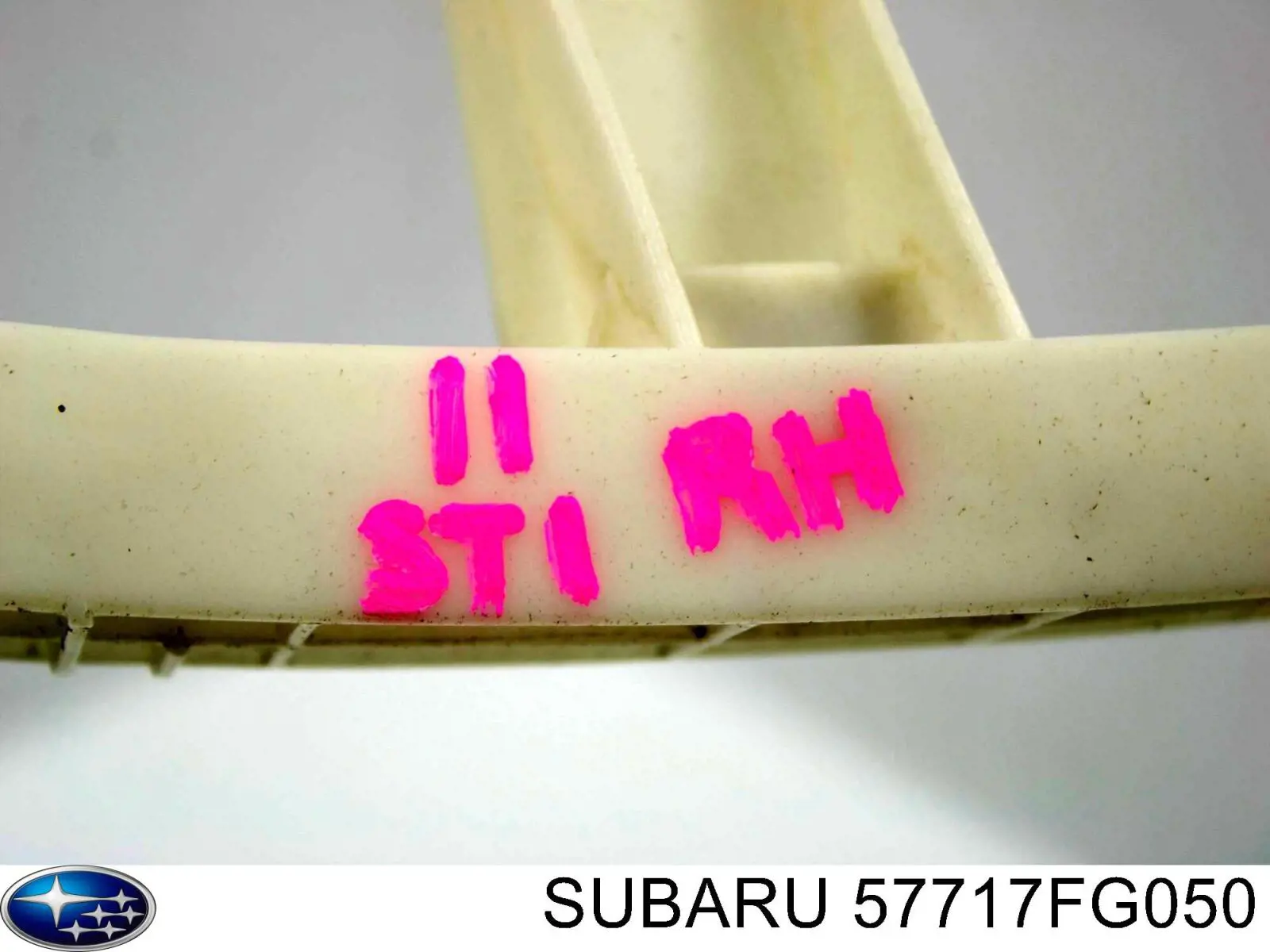 57717FG050 Subaru Кронштейн бампера заднього, правий