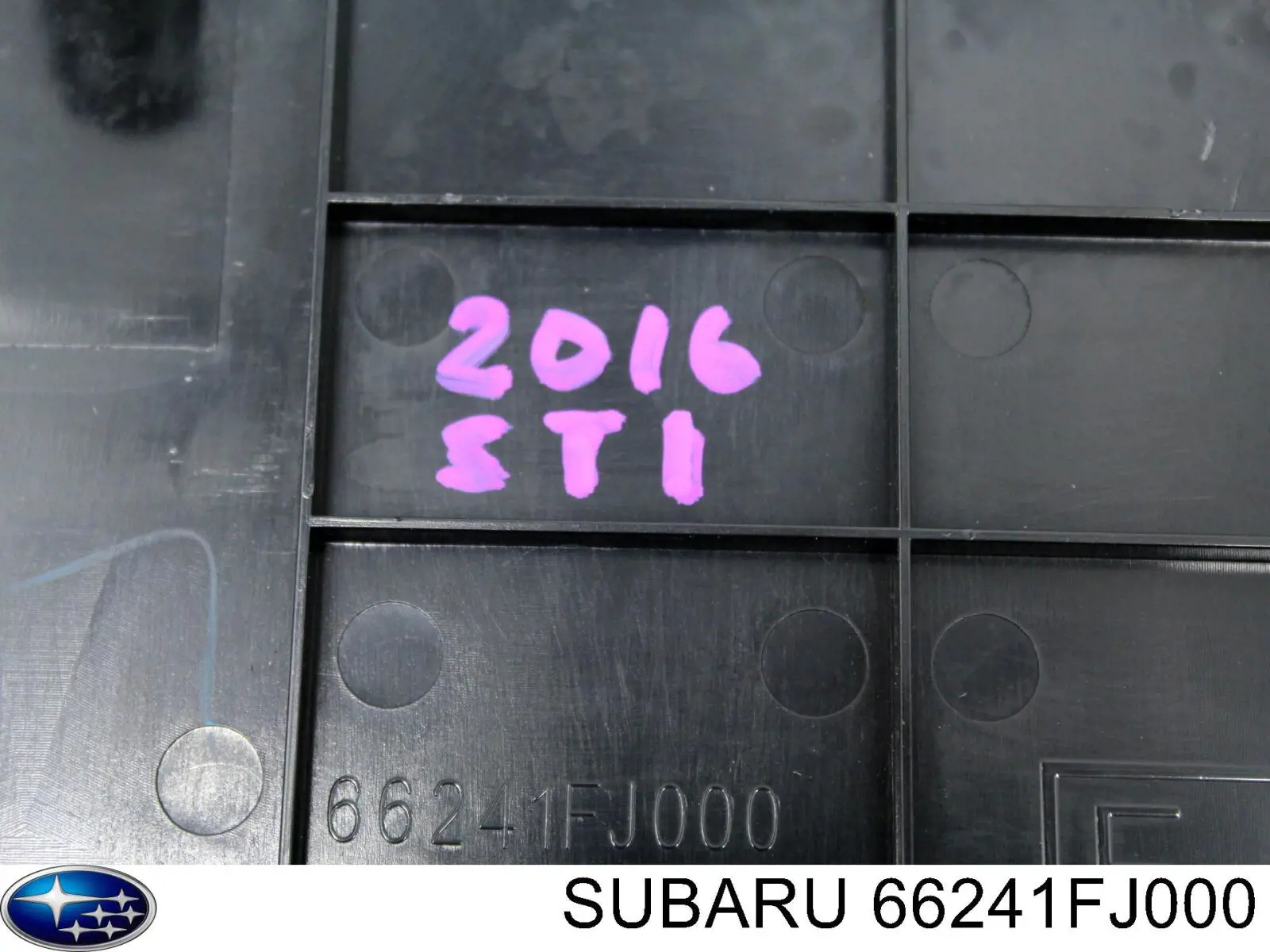 Купити 66241FJ000 Subaru Декоративна накладка центральної консолі