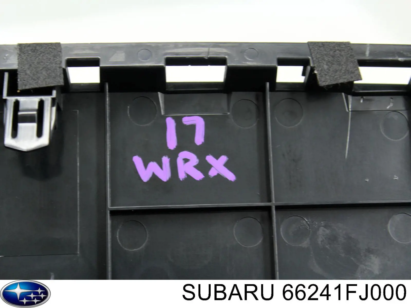 Декоративна накладка центральної консолі 66241FJ000 Subaru