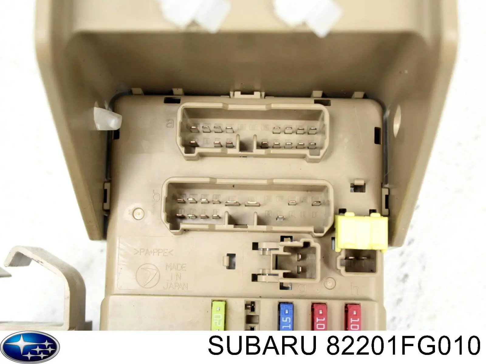 Блок запобіжників задній, салонний Subaru 82201FG010