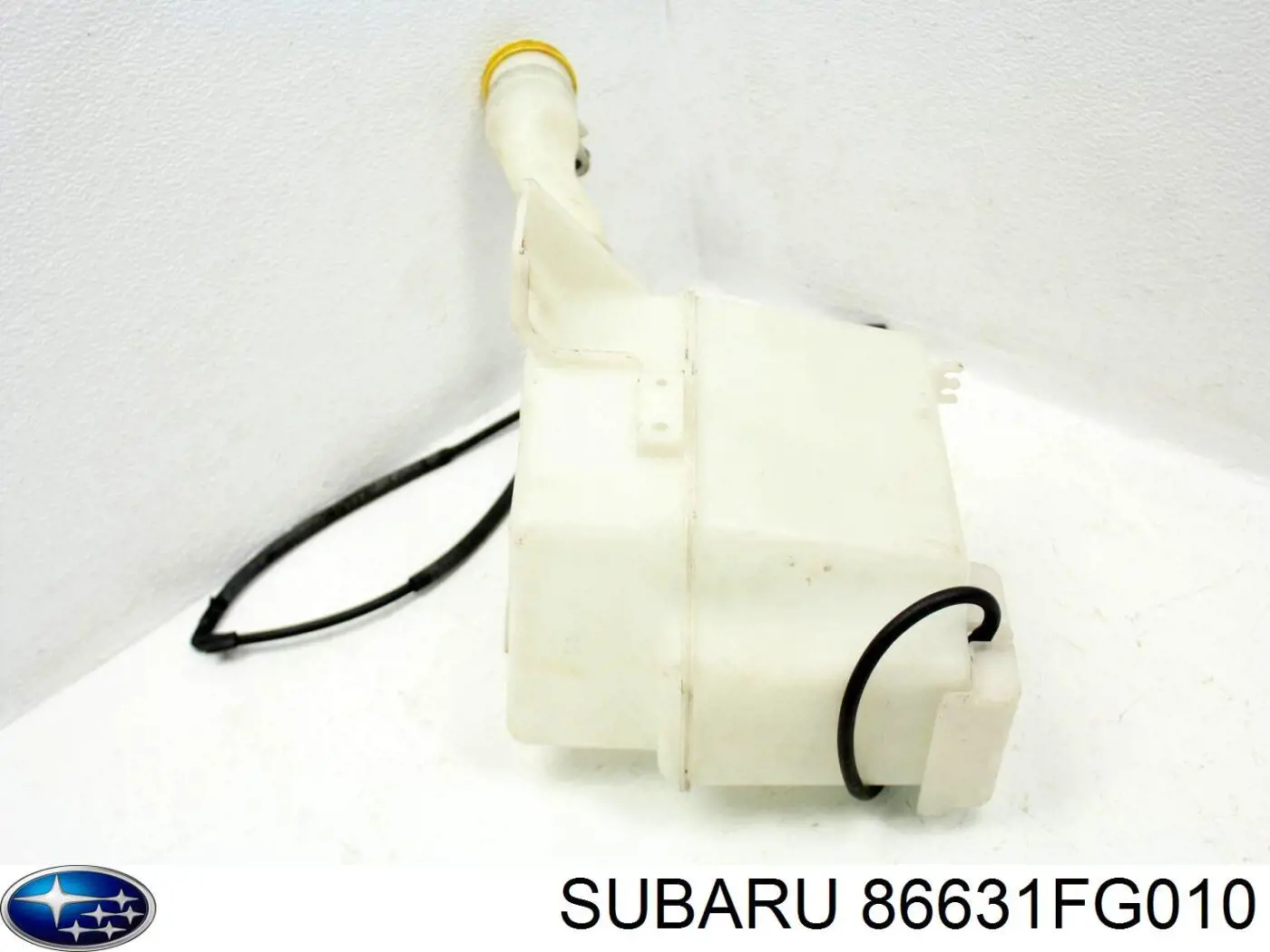 Бачок омивача лобового скла Subaru 86631FG010 ціна, від 33.79 USD