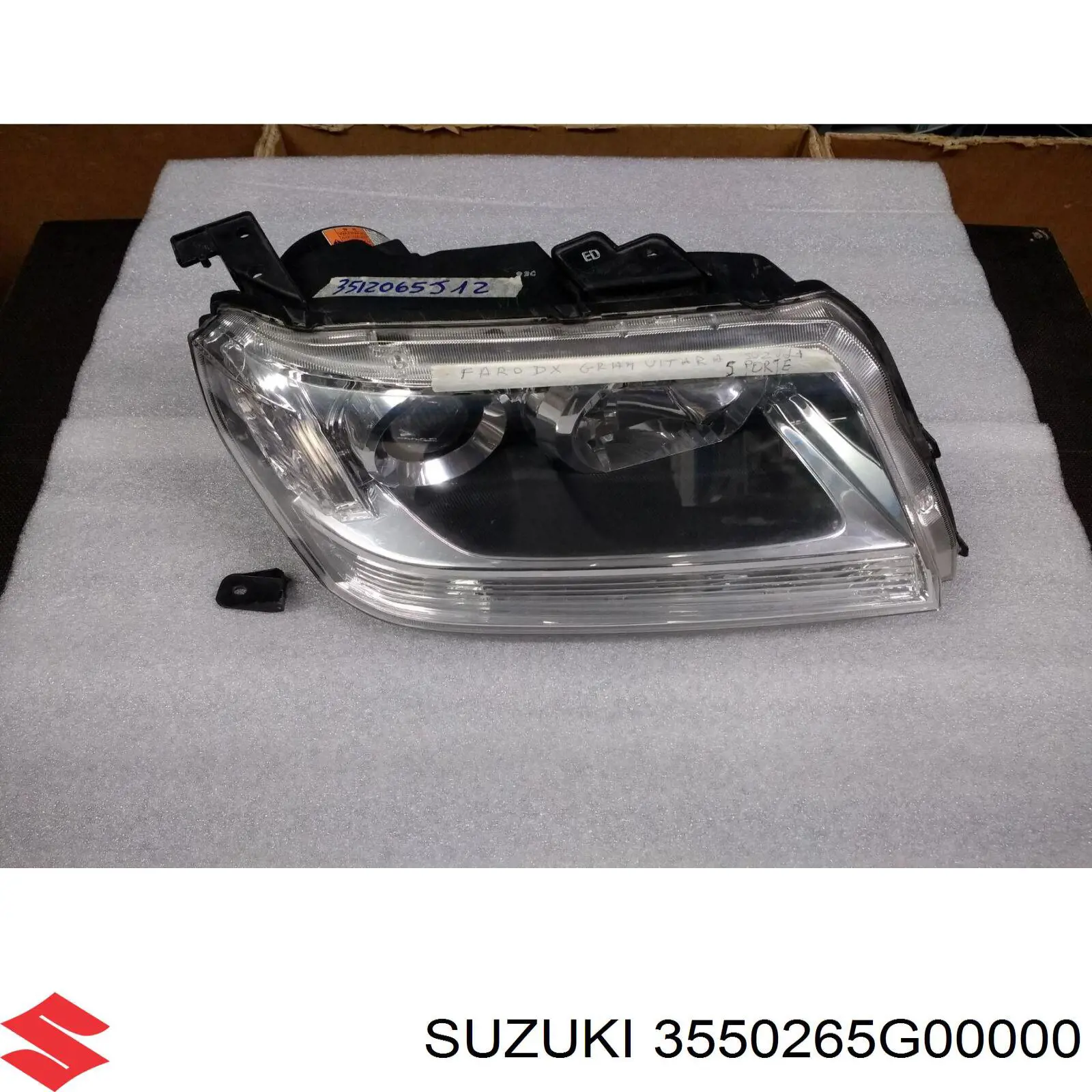 Протитуманка ліва на Suzuki Baleno  EG
