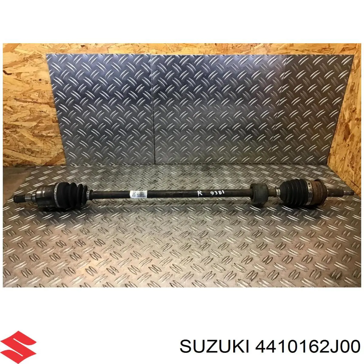 Піввісь передня, права Suzuki 4410162J00 ціна, від 169.19 USD