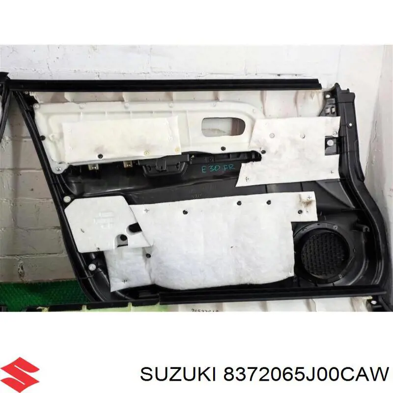 Облицювання водійських дверей Suzuki 8372065J00CAW ціна, від 16.07 USD