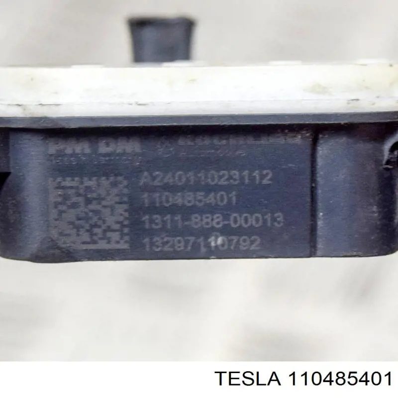  Tesla 110485401