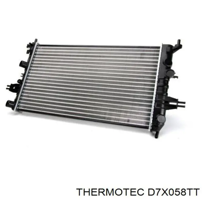 Радіатор охолодження двигуна D7X058TT Thermotec