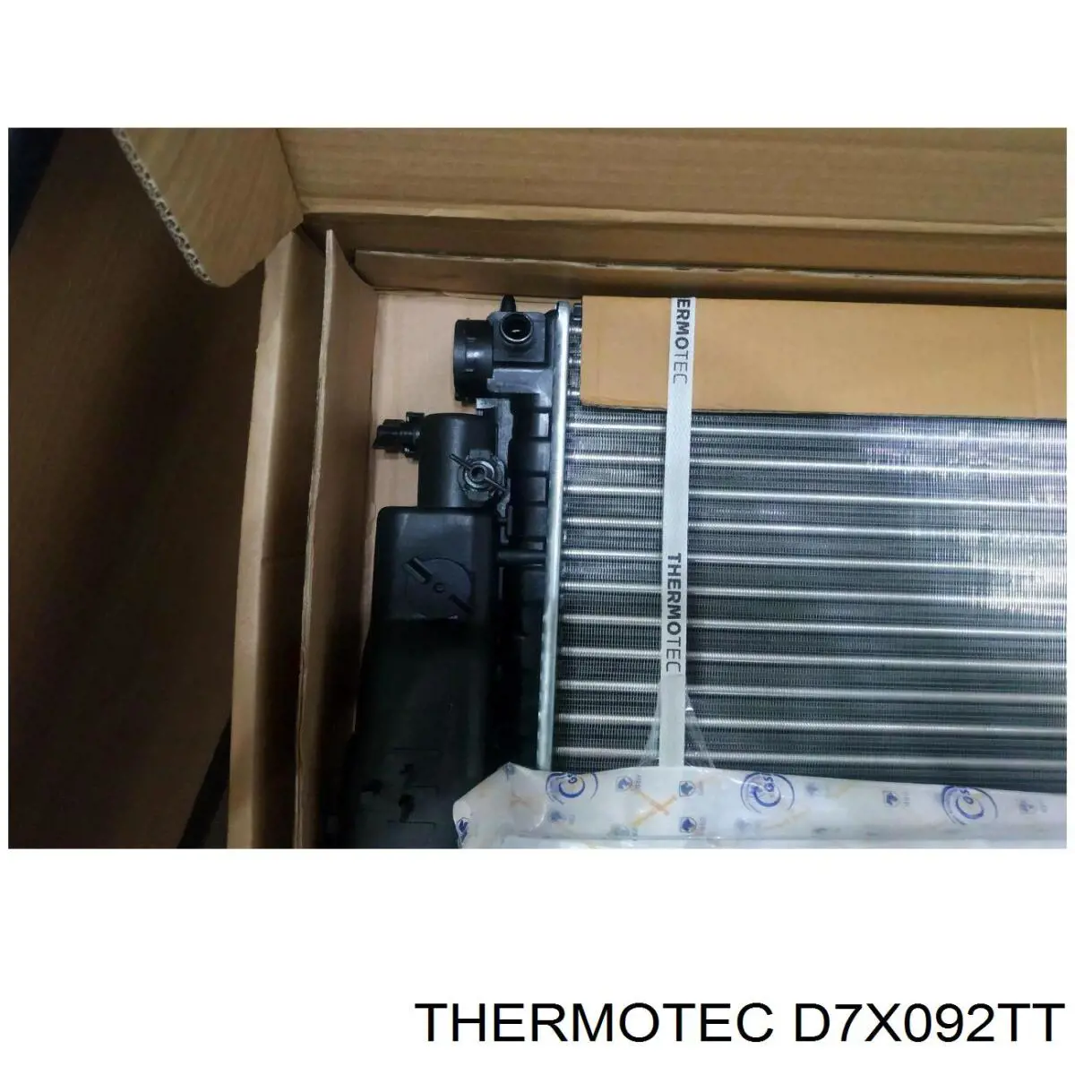 Купити D7X092TT Thermotec Радіатор двигуна